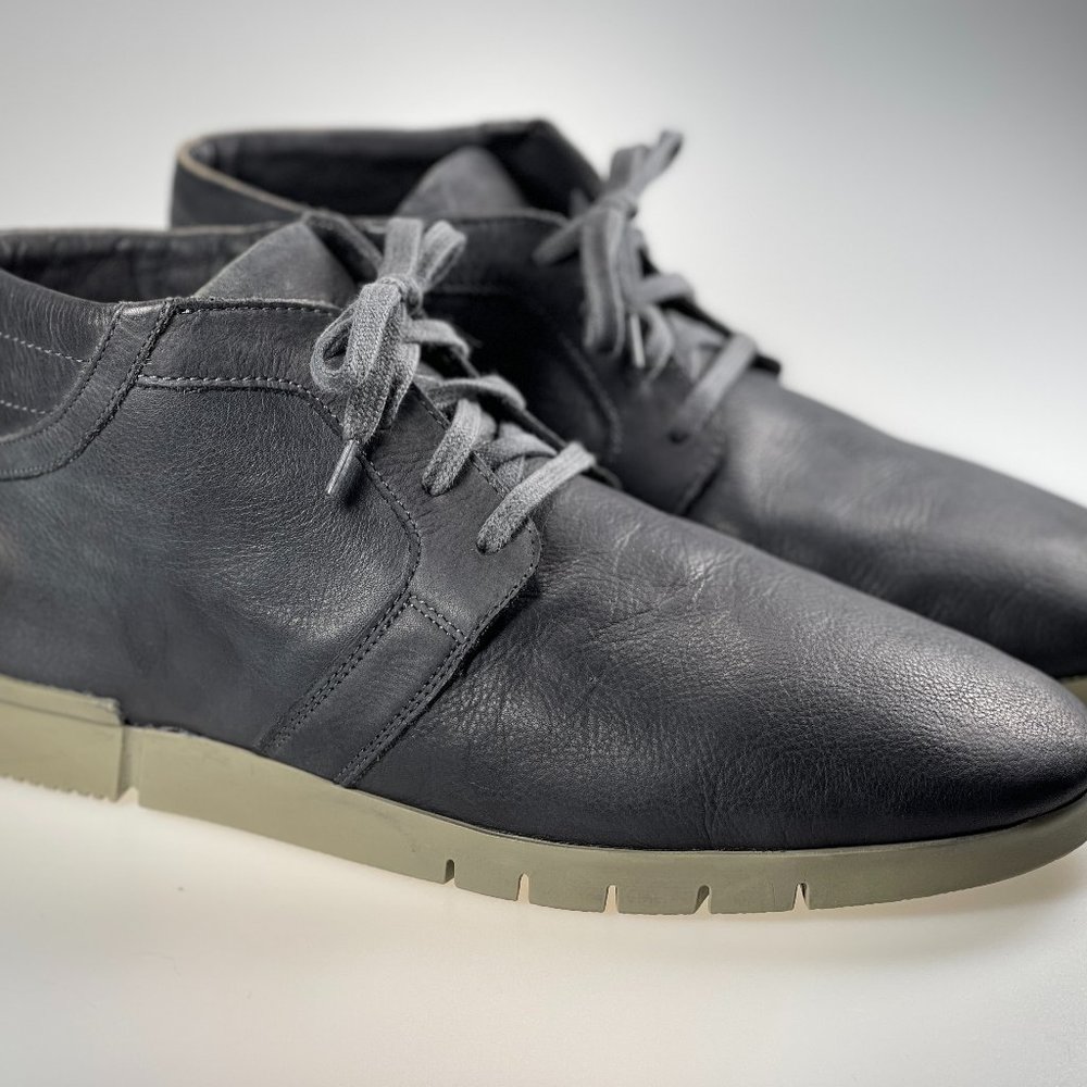 Men's Softinos by Fly London Black Chukka Boots - Size 44 - (US size 10.5)